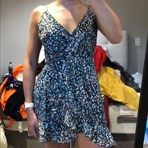 GREEN PATTERNED MINI DRESS